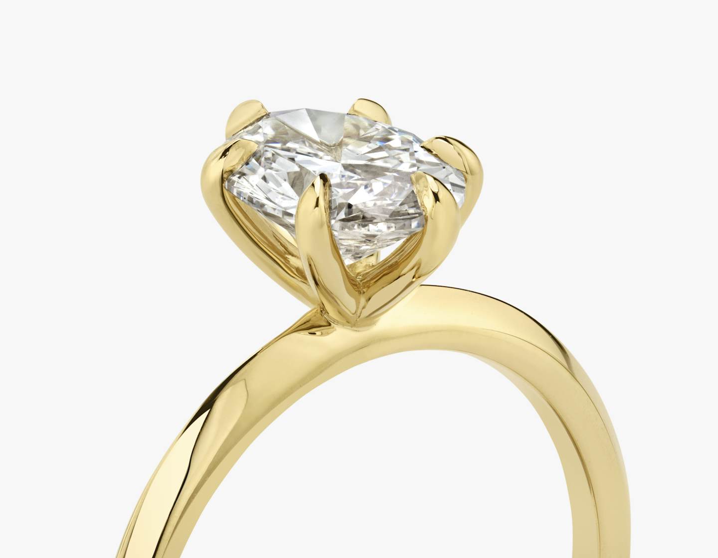 Modern Engagement Rings | Vrai | Knife Edge Diamond Ring